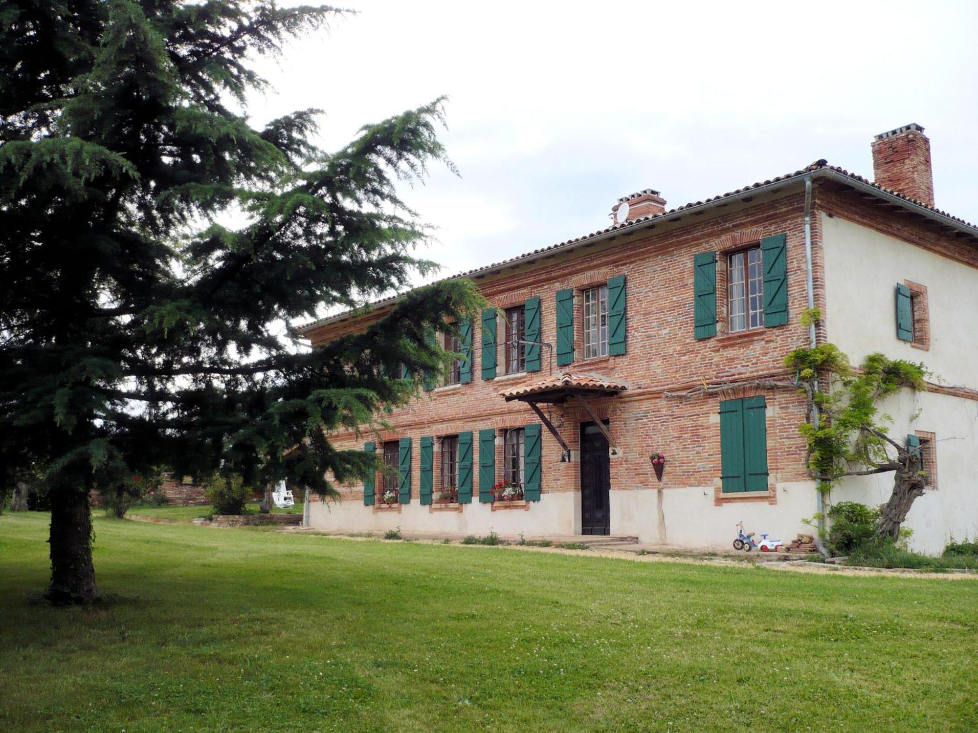 Les Convertigues Bed & Breakfast Montjoire Bagian luar foto