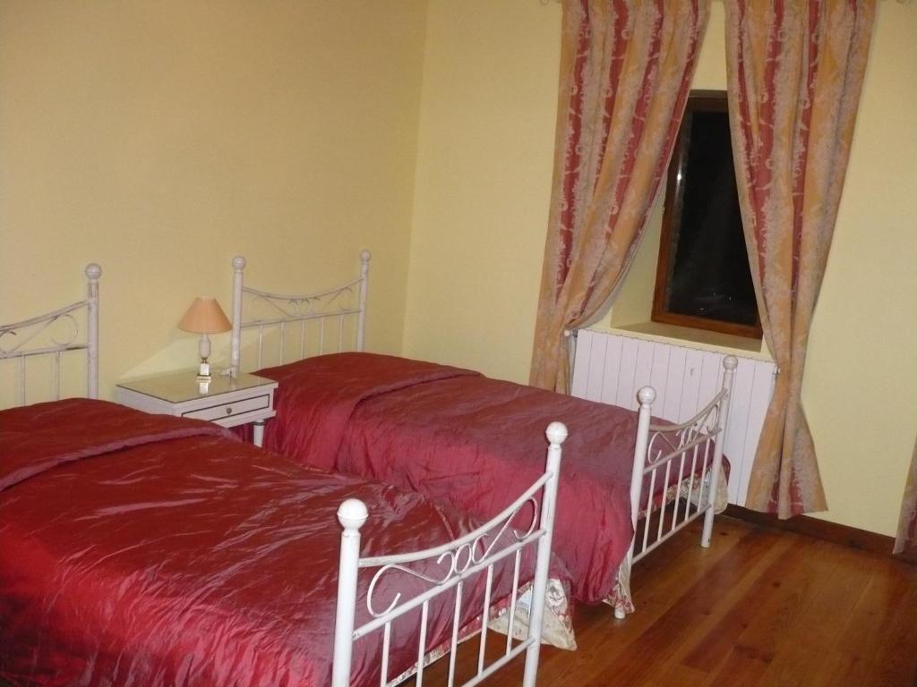 Les Convertigues Bed & Breakfast Montjoire Ruang foto