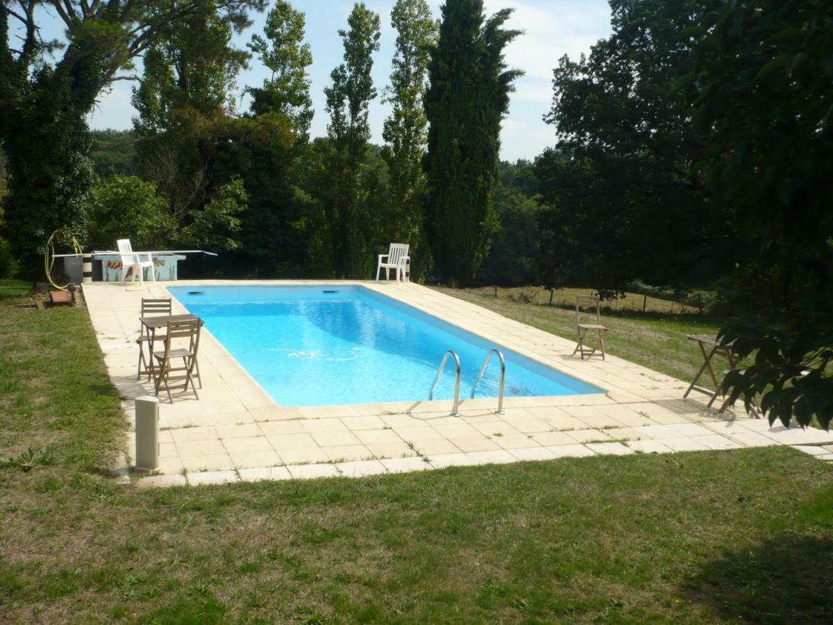 Les Convertigues Bed & Breakfast Montjoire Bagian luar foto